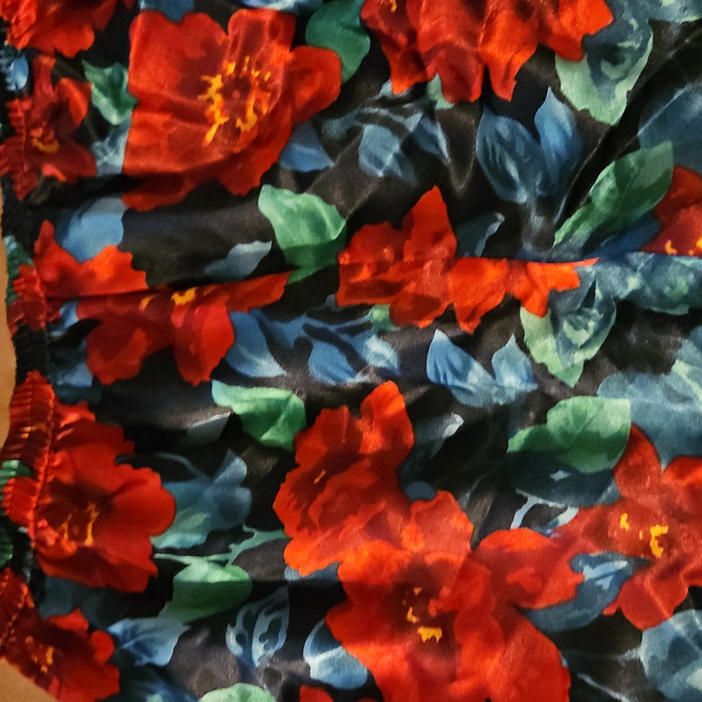 Victoria's Secret Floral Pajama Set - Picture 4 of 7